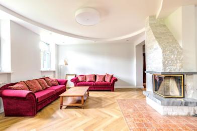 Дом, Милорадово, 370 кв.м