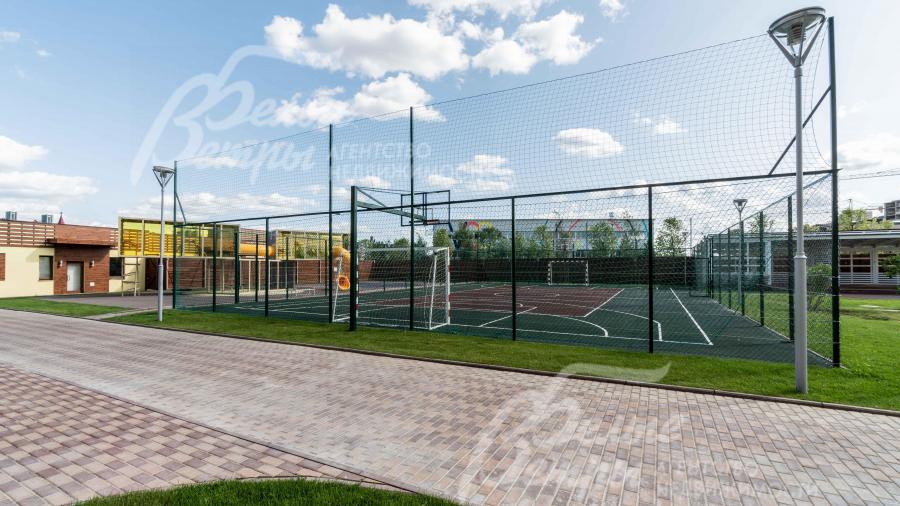 Территория школы и детского сада