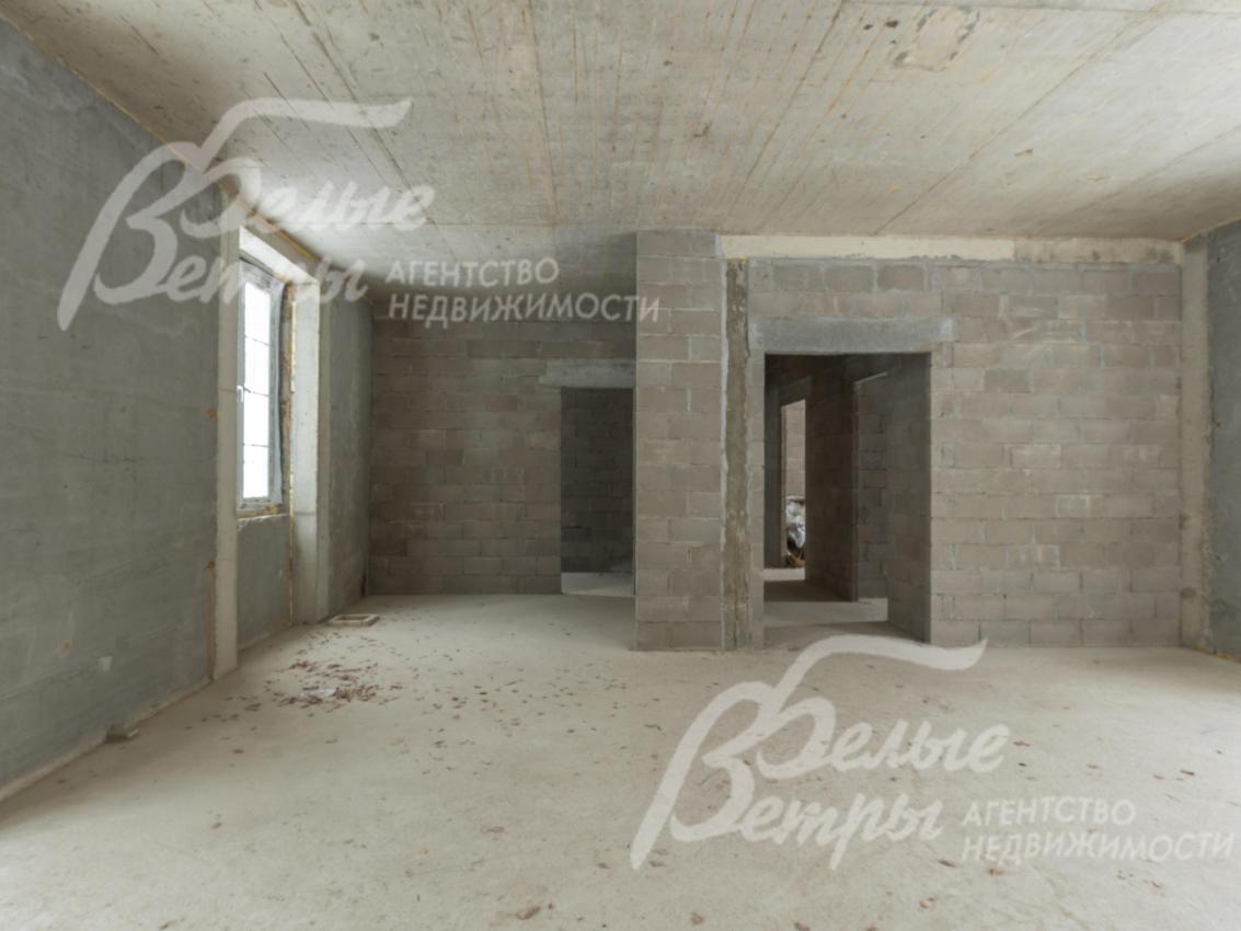 Коммуникации заведены в дом, газ подключен