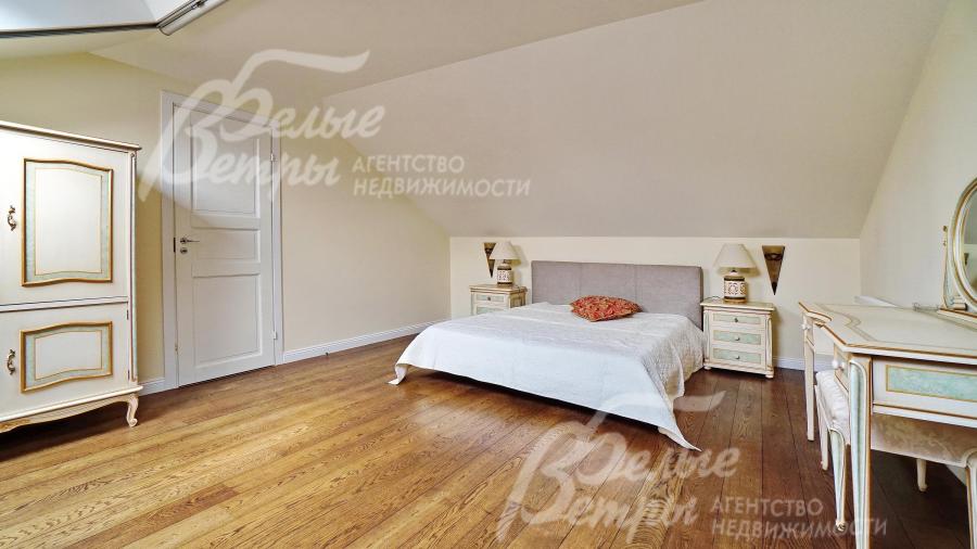 Спальня на мансардном этаже