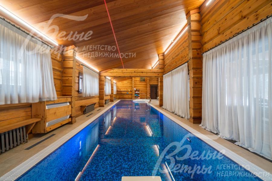 В бассейне своя система вентиляции с осушителями воздуха