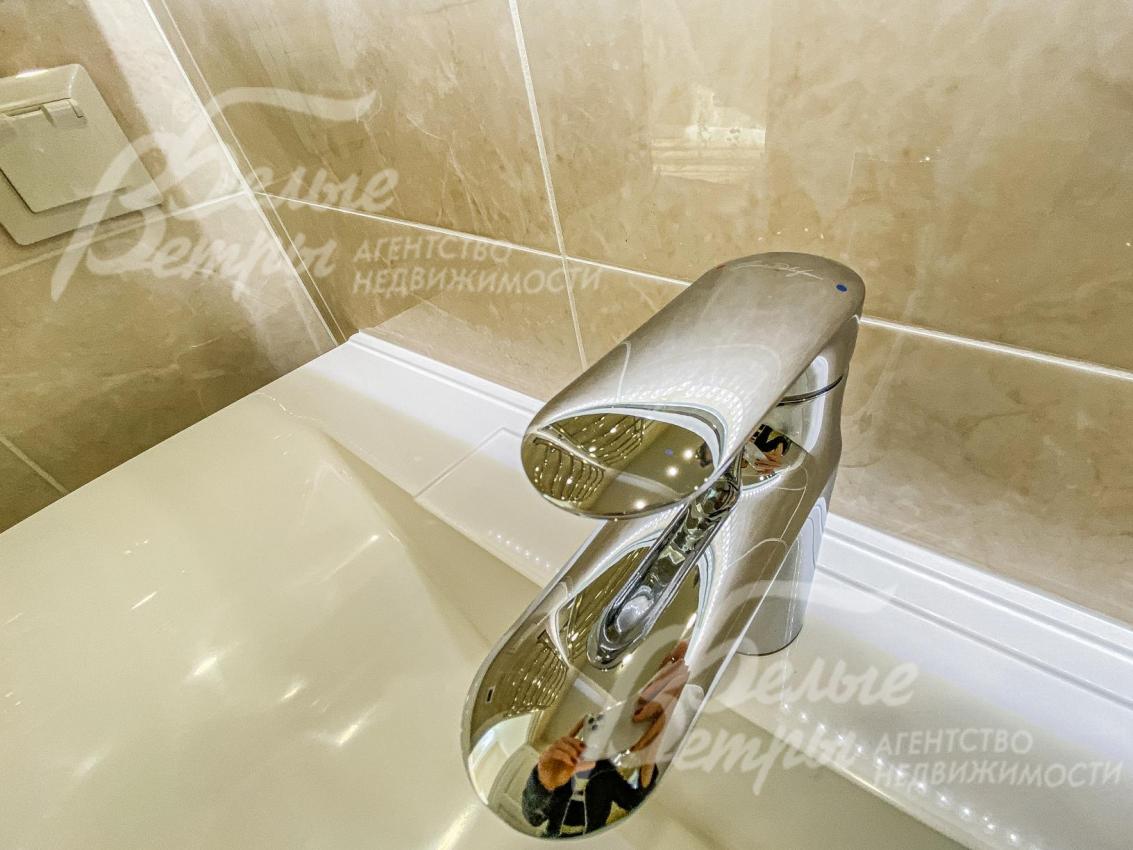 Установлена сантехника Jacob Delafon