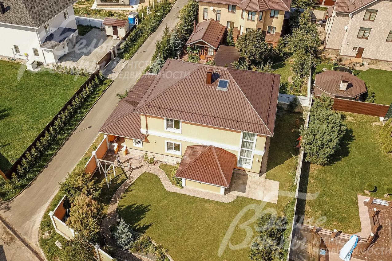 Обжитой коттеджный поселок Клубничные поля