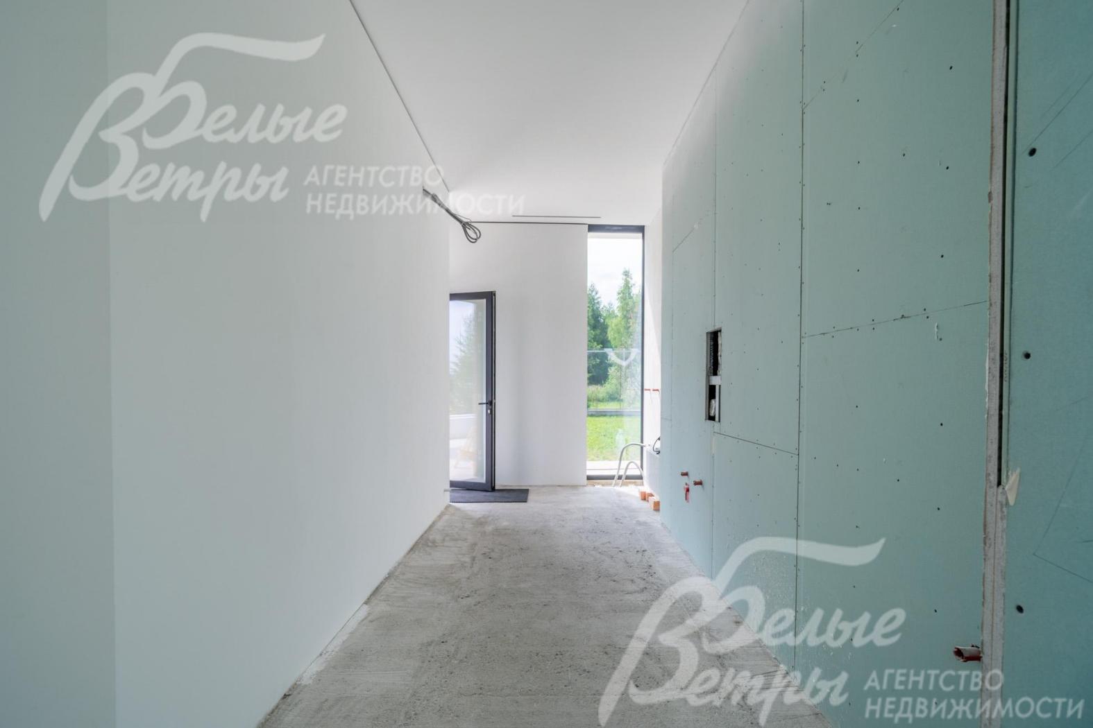 В доме выполнены закладные под все охранные системы, есть система видеонаблюдения с датчиками движения и тепла