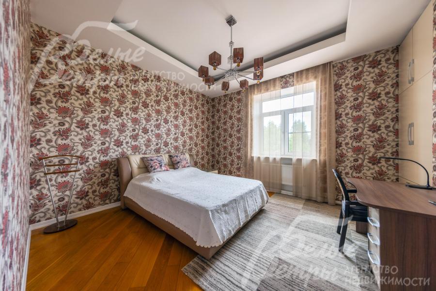 Спальня в квартире персонала