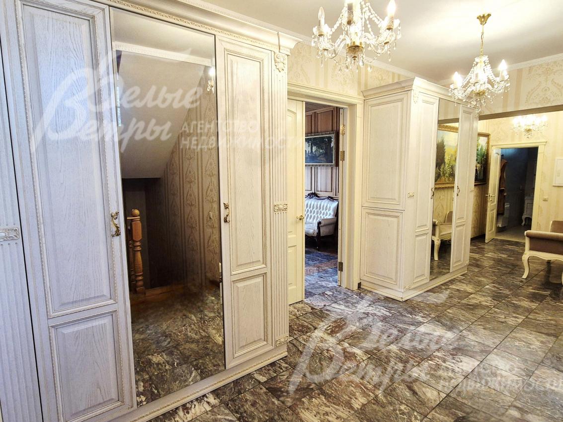 Холл 1-го этажа