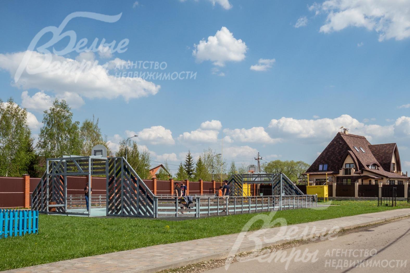 Спортивные площадки в поселке Александровы пруды