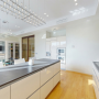 Кухонный гарнитур дополнен всей необходимой техникой бренда Gaggenau