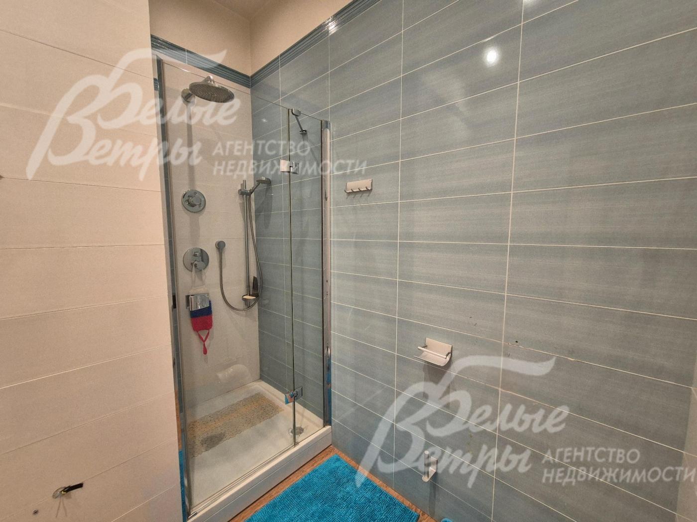 Санузел с душевой на 3-ем этаже.