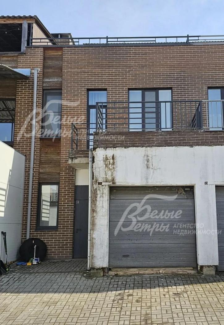 Фасад лицевой 1-го этажа требует ремонта