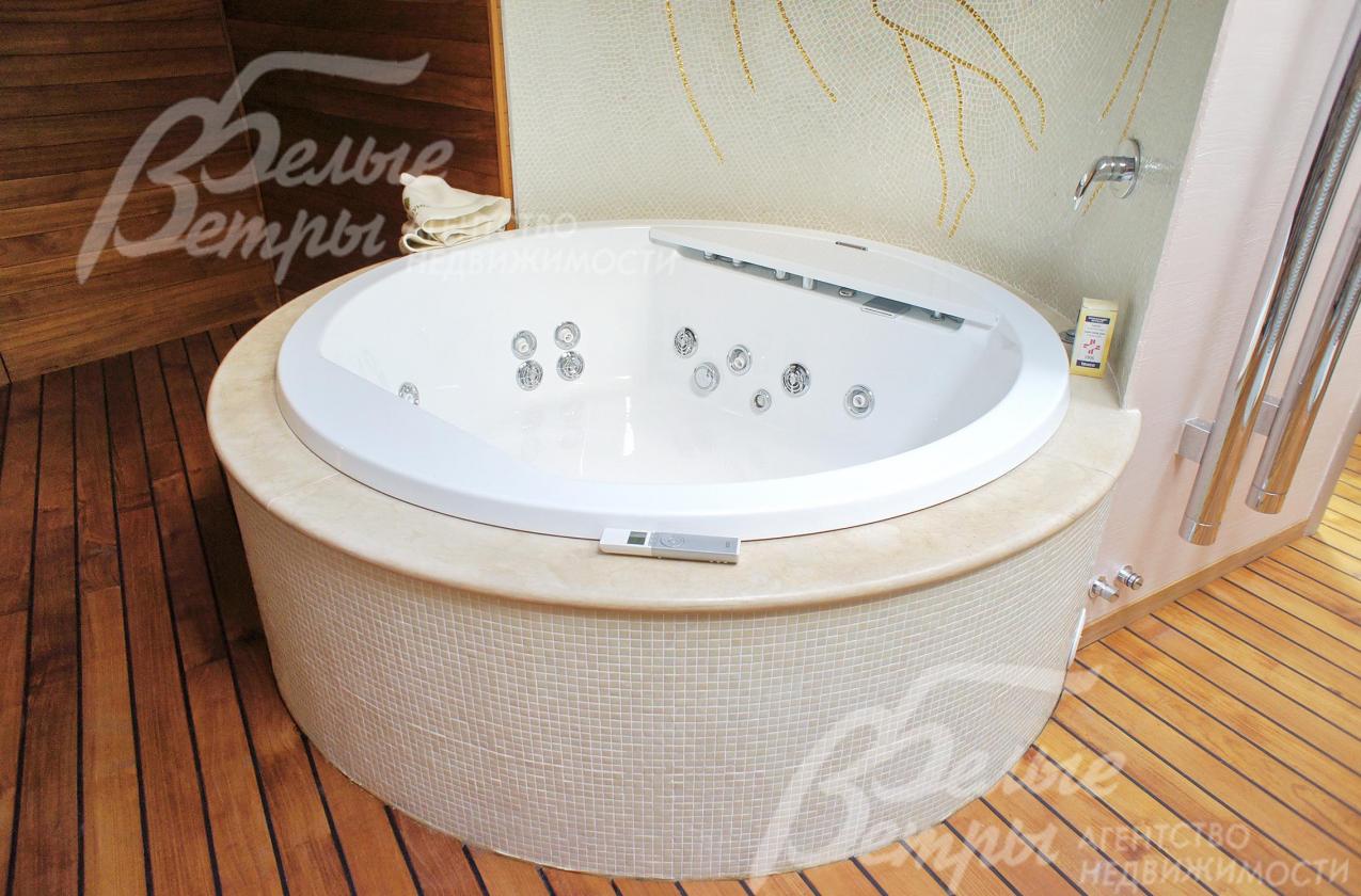 Ванна-джакузи в СПА-зоне