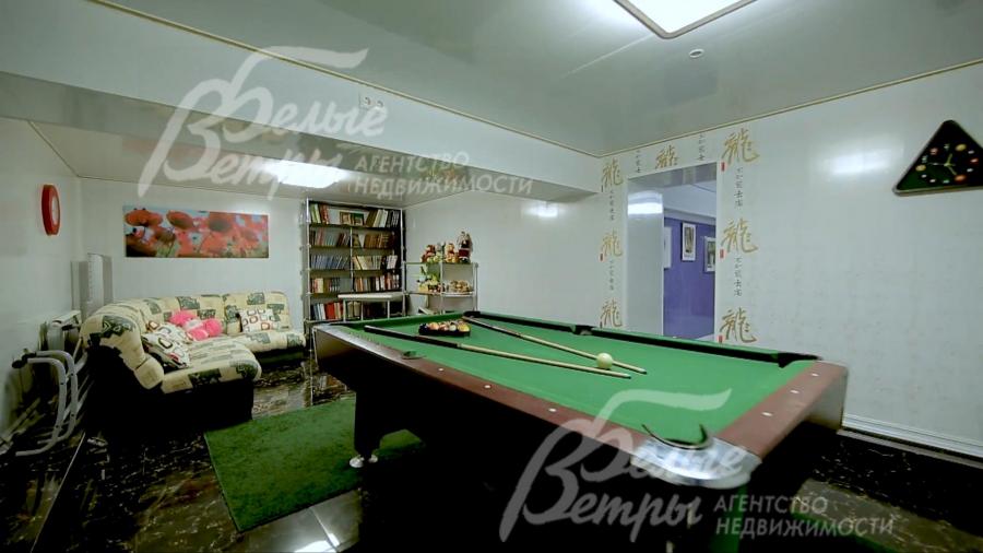 Бильярдная в цокольном этаже