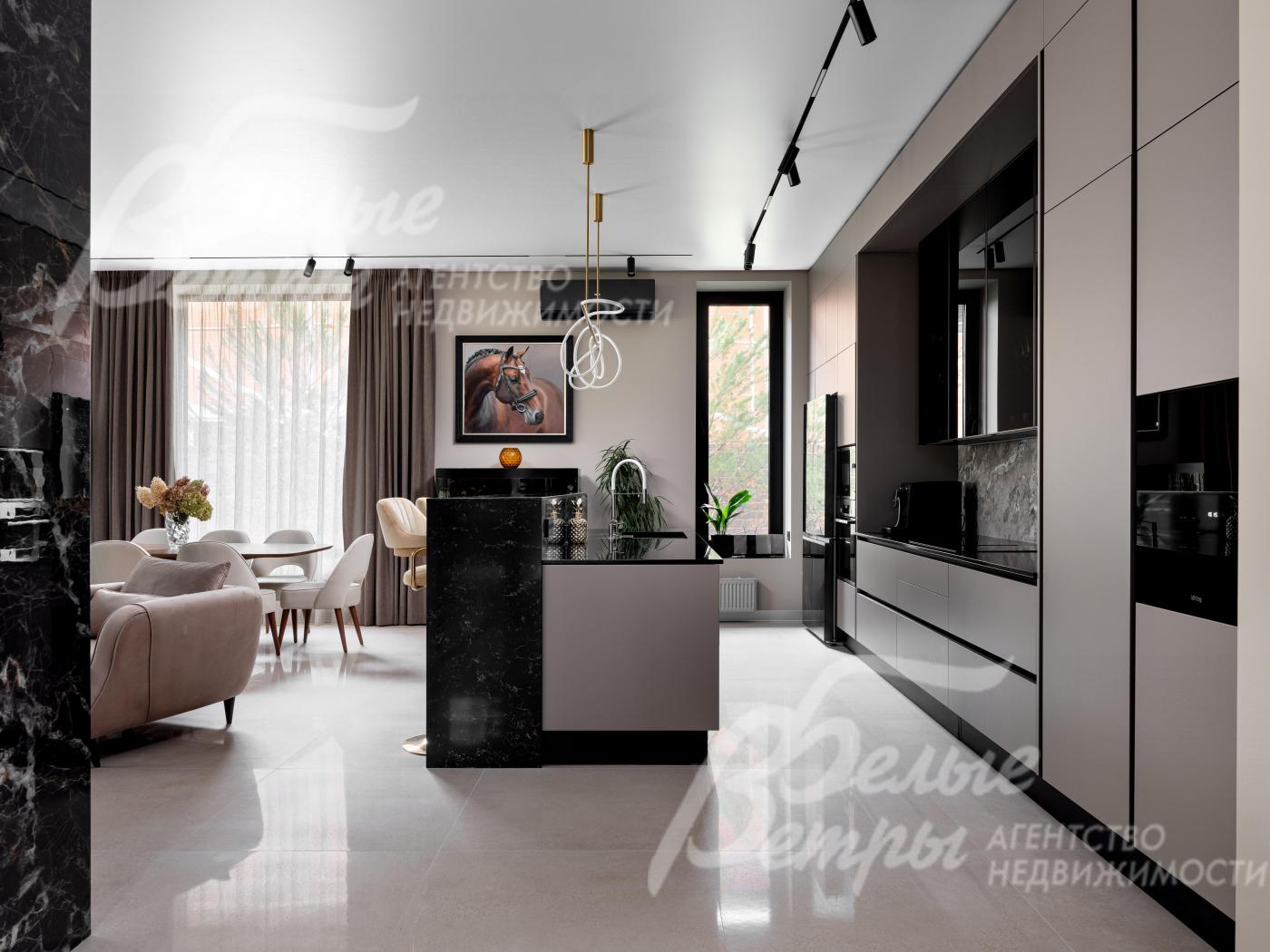 Кухонный гарнитур с фасадами МДФ, покрытыми эмалью, и встроенной бытовой техникой