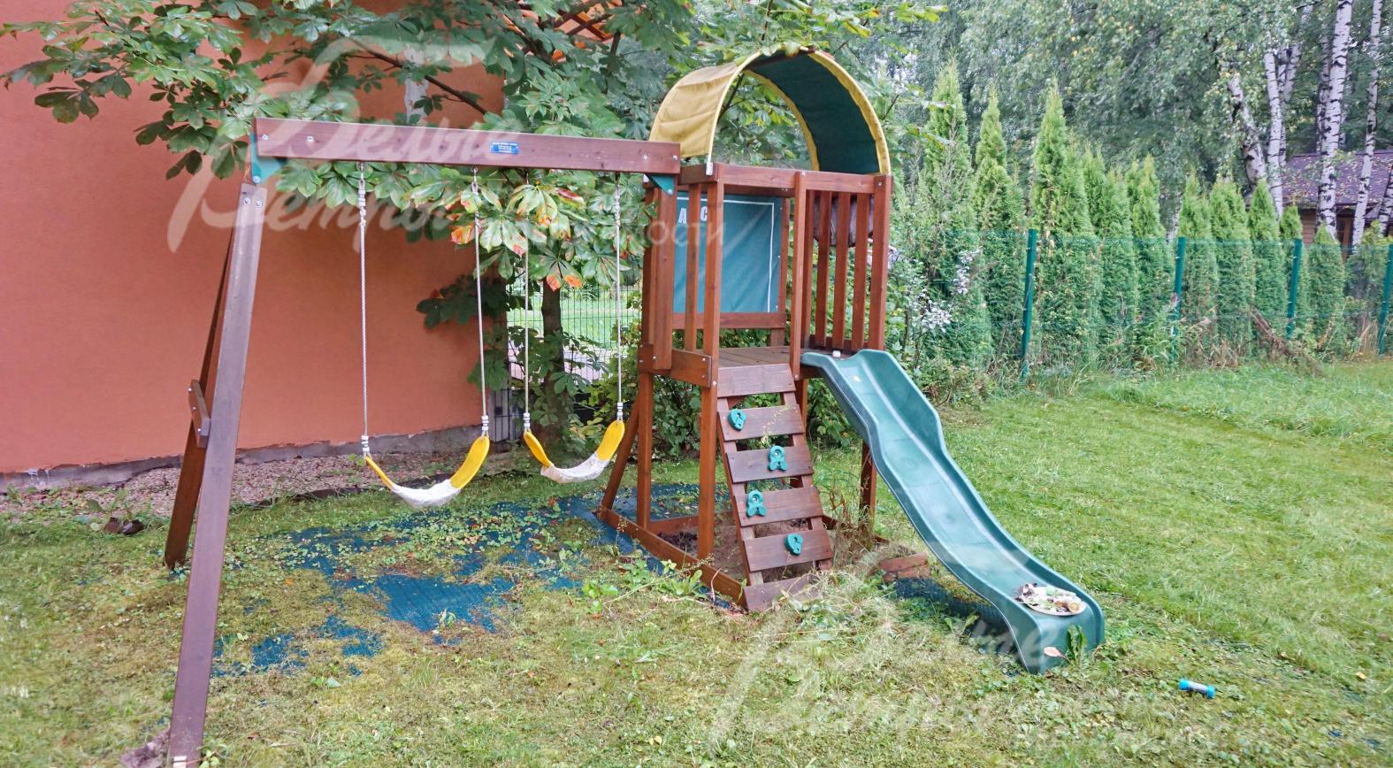 Детская площадка на участке
