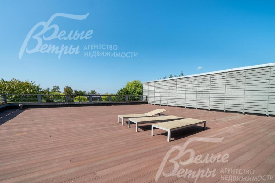 Открытая терраса для отдыха и загара. 