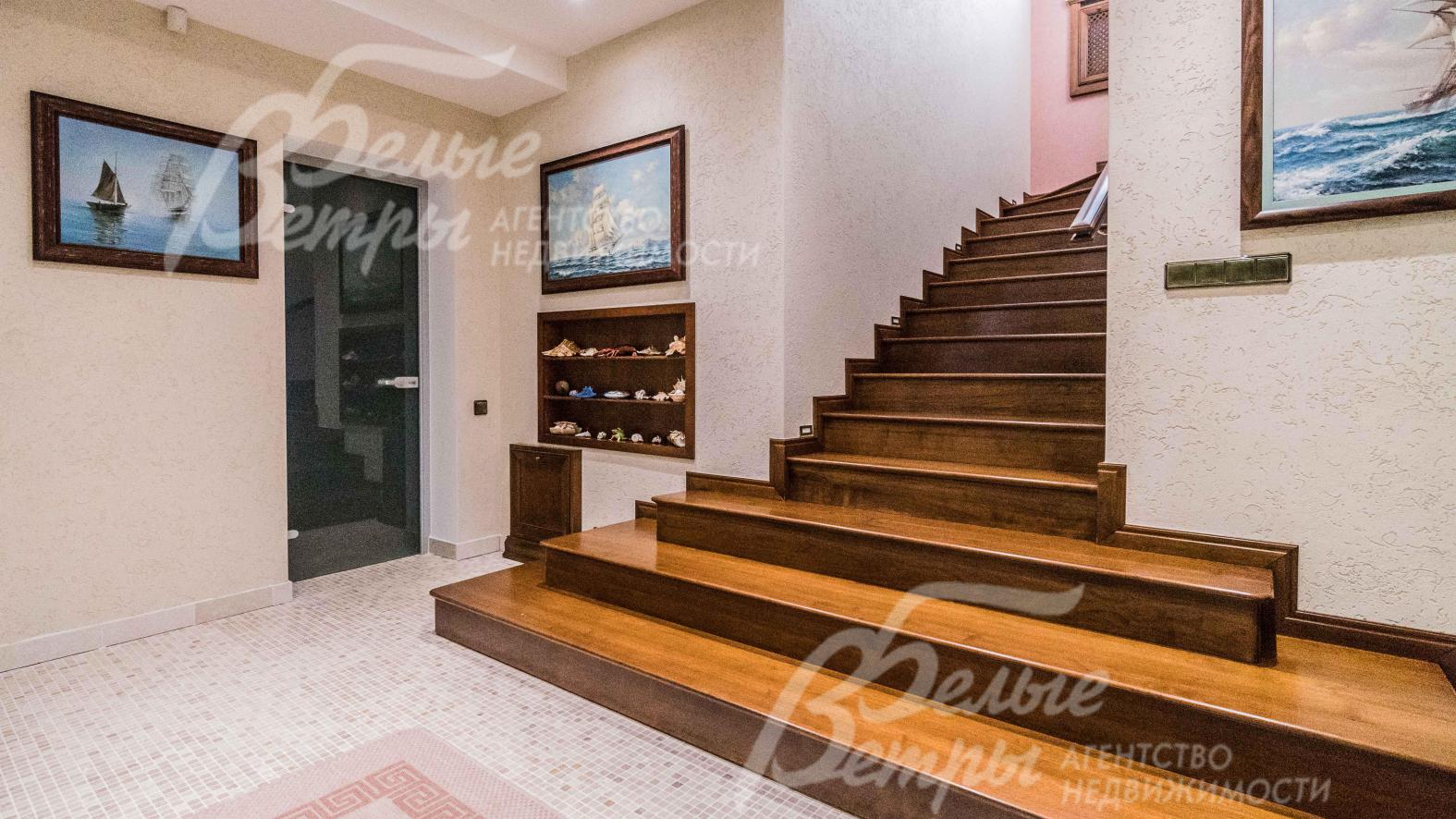 Лестница с подсветкой