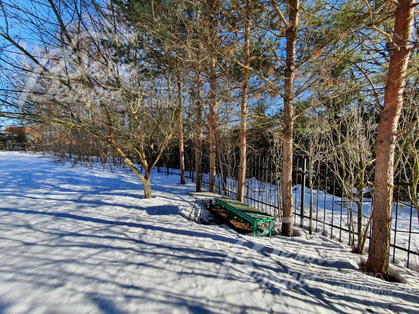 Зона отдыха в глубине участка