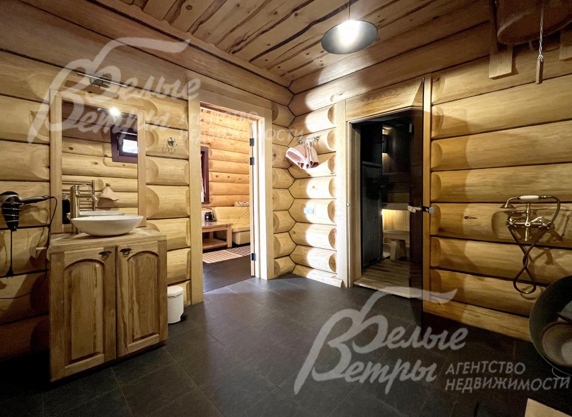 Баня полностью оборудована и отделана