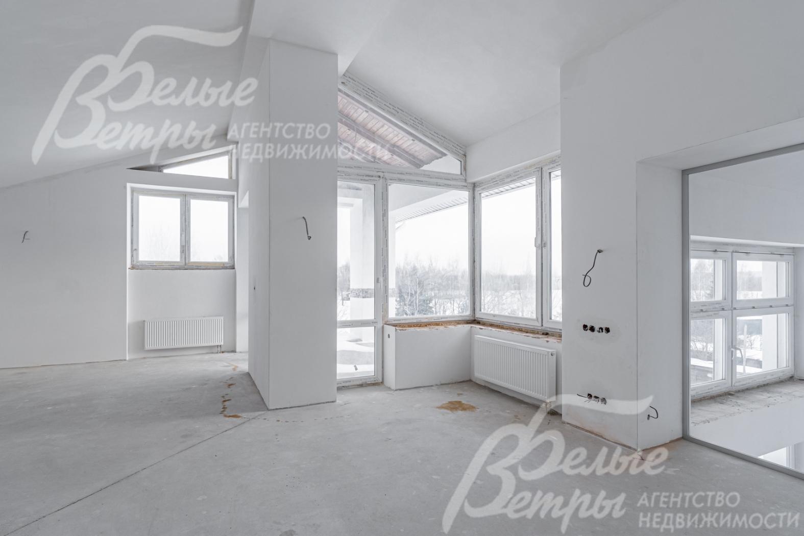 Выполнена чистовая стяжка полов, помещения готовы под финишную отделку.