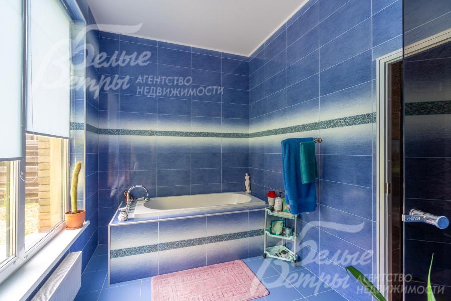 В санузлах – сантехника Grohe, ванна Villeroy&Boch 