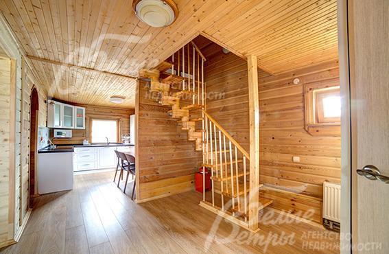 Холл на 1 этаже