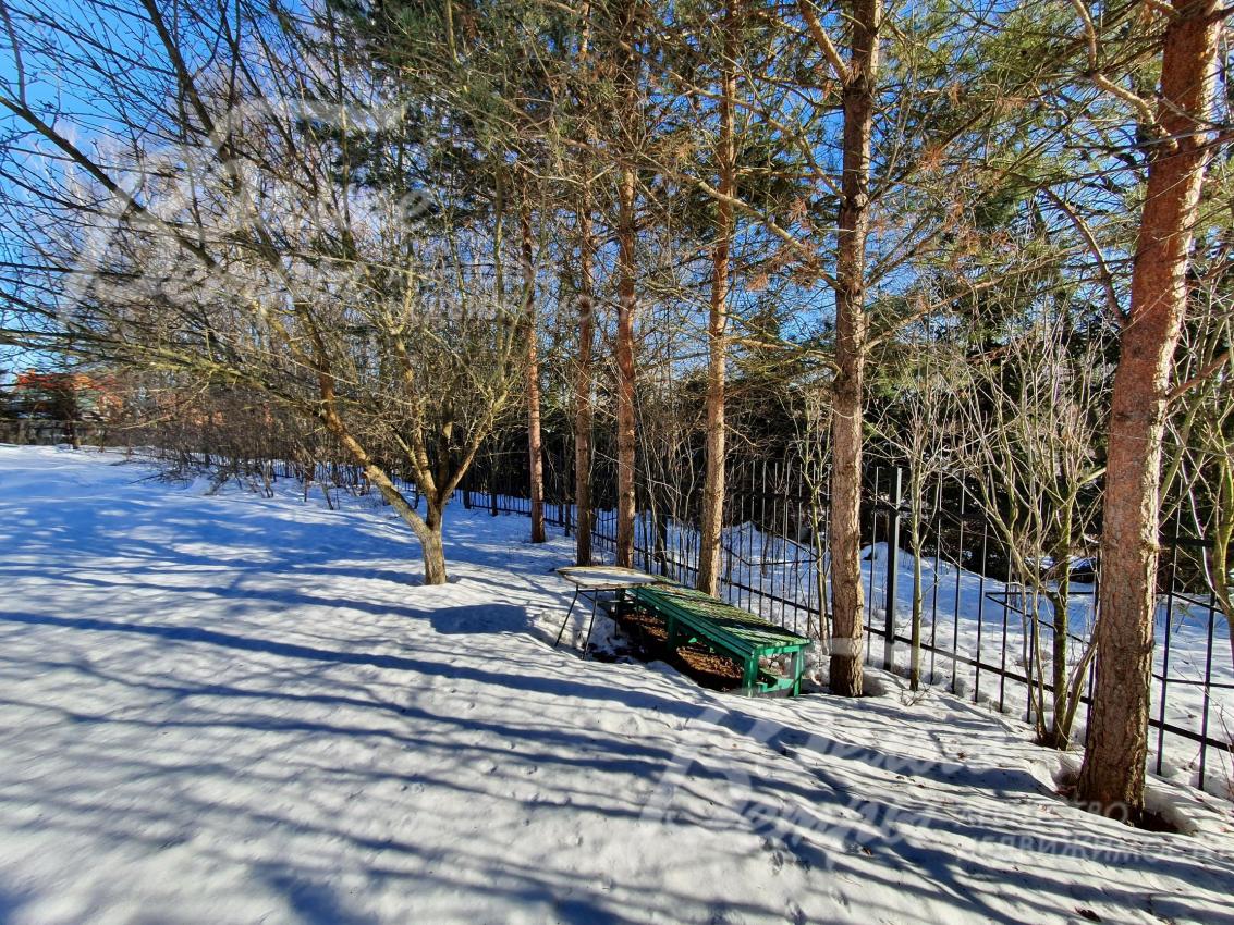 Зона отдыха в глубине участка