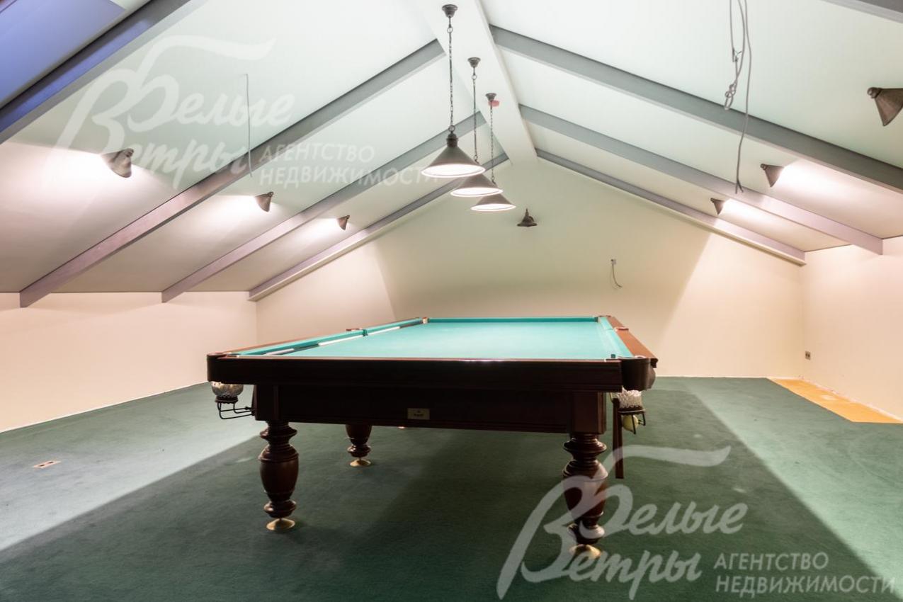 Бильярд на мансардном этаже