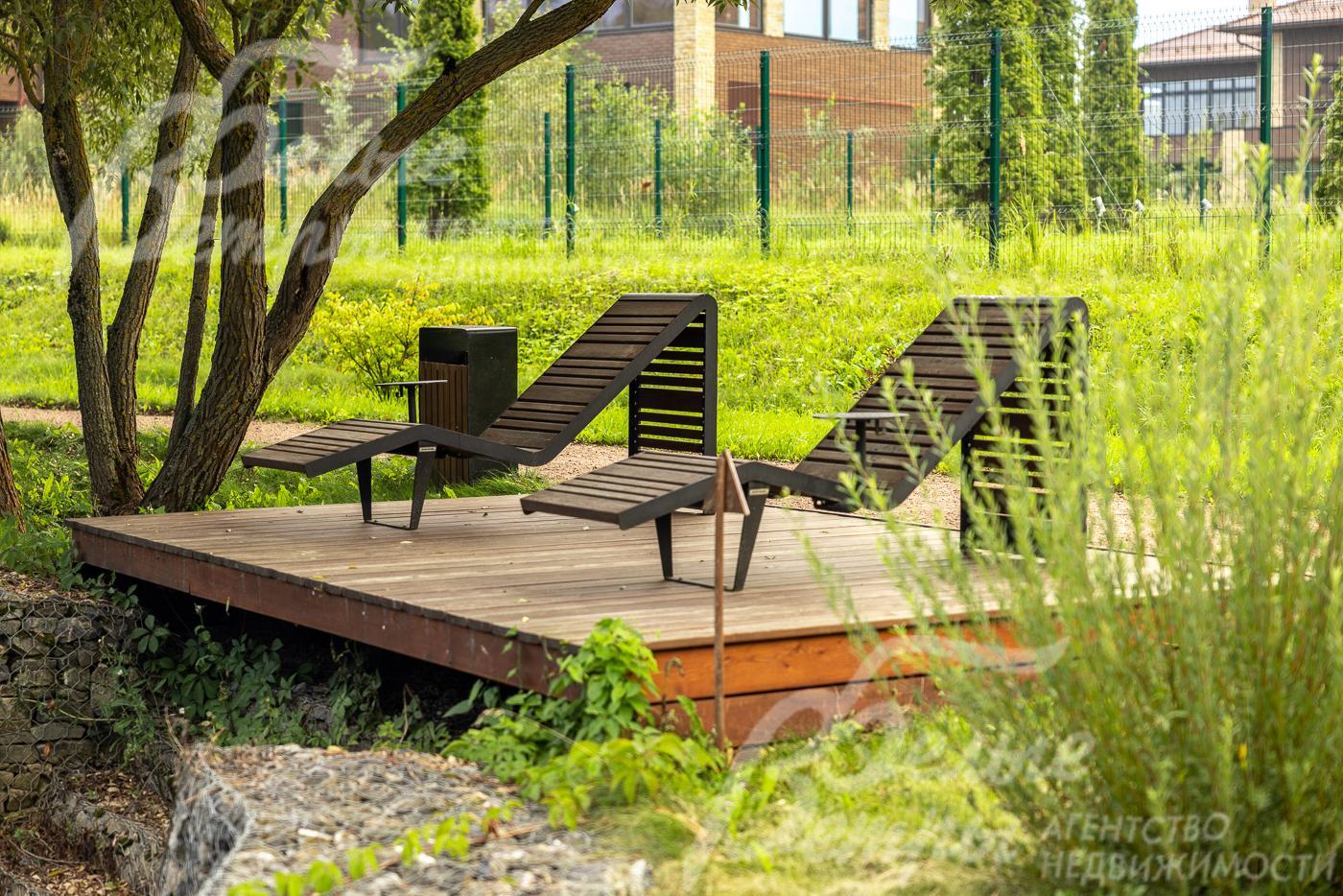 Зоны отдыха у воды в поселке Усадьба Бергов