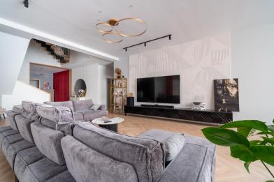 Дом, Дубки СНТ (Газопровод), 570&nbsp;кв.м