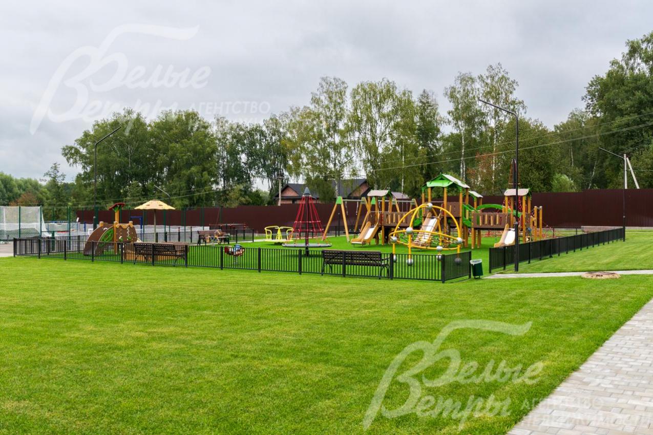 Детские площадки в поселке Ильичевка