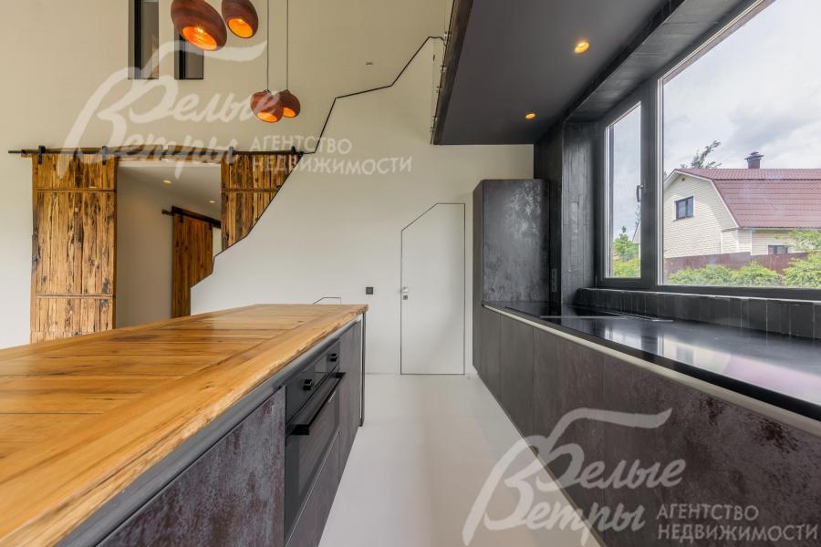 Столешница барной стойки на кухне - массив дуба, индивидуальный проект.