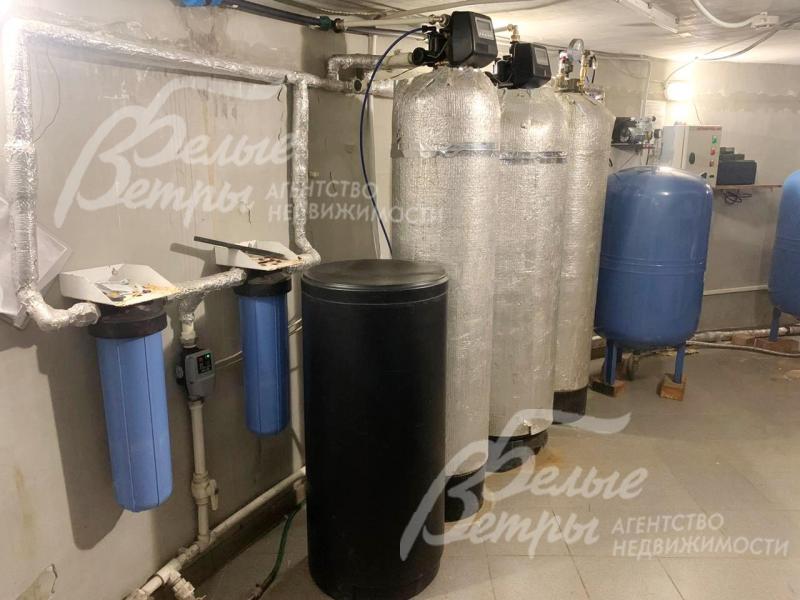 В доме установлены газовый котел, бойлер на 500 л