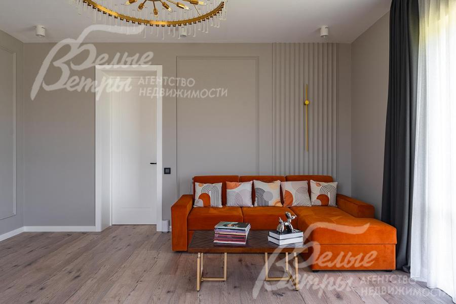 Светлое, тихое помещение с отличным естественным освещением.