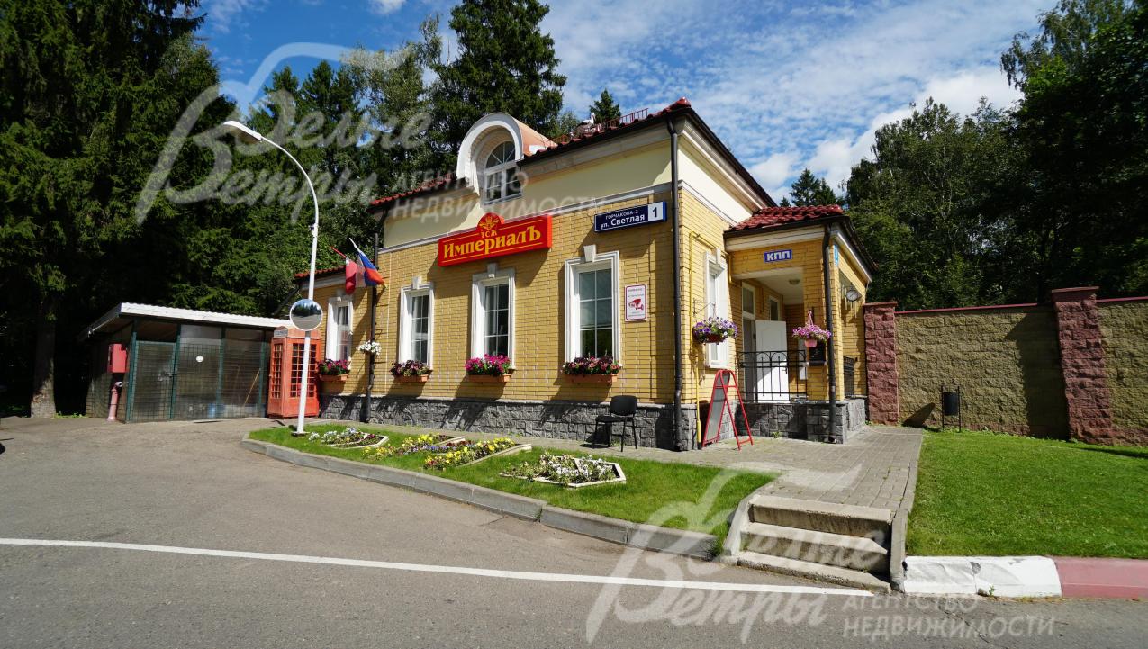 КПП и строгая охрана с патрулированием в поселке Империал