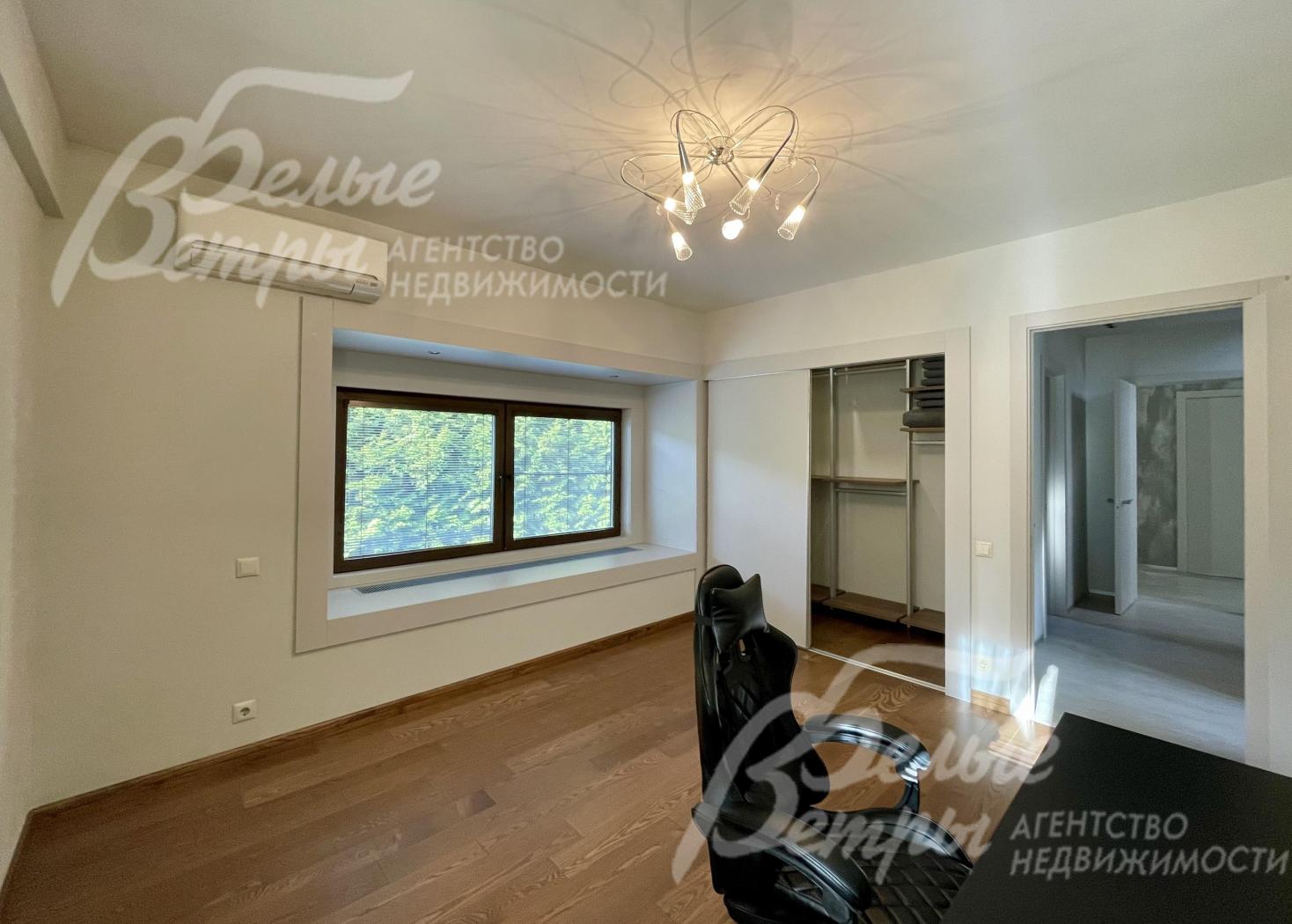 Кабинет-спальня с гардеробом