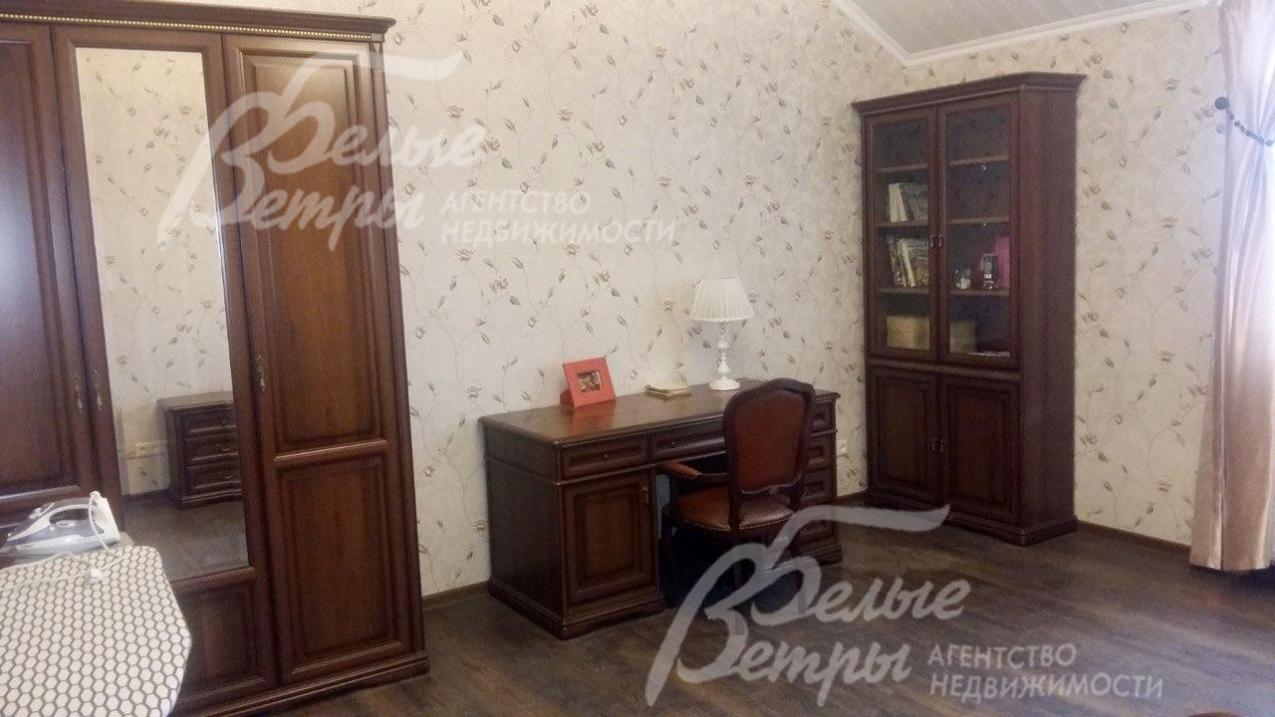 Спальня-кабинет на 1ом этаже