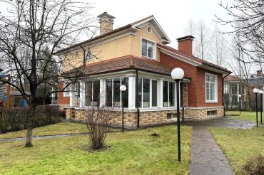 Дом, Величъ (д. Супонево ), 500&nbsp;кв.м