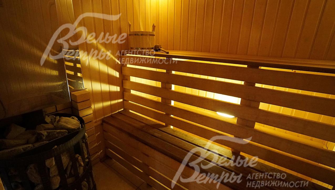 Баня отделана липой