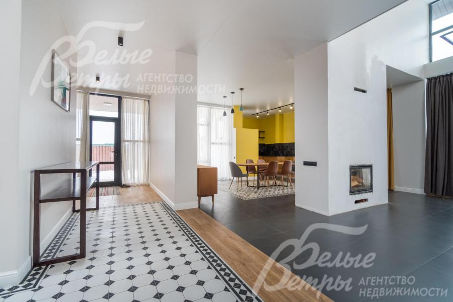 Коммуникации полностью разведены по дому до точек, в том числе тёплый пол.