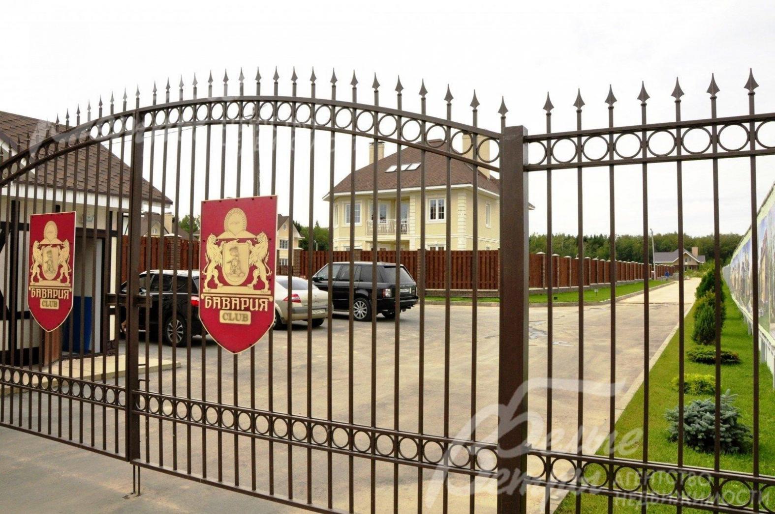 КПП на въезде в поселок