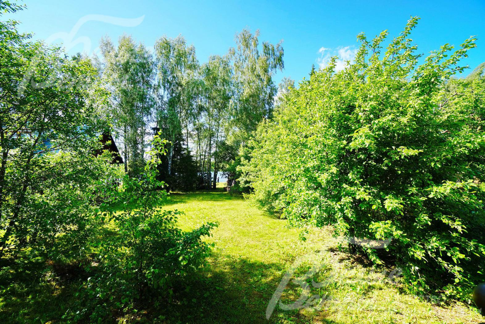 Вид на участок со второго этажа дома