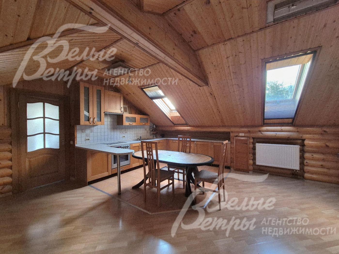 Кухня в квартире для персонала