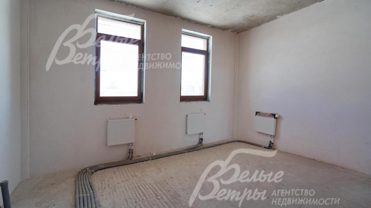 Установлены радиаторы DeLongi (Италия). Дом отапливается.