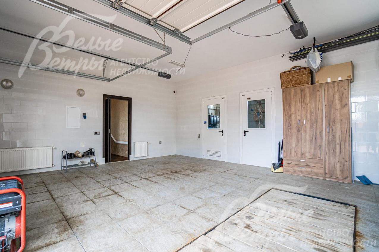 Гараж 37,2 кв.м с кладовой и котельной