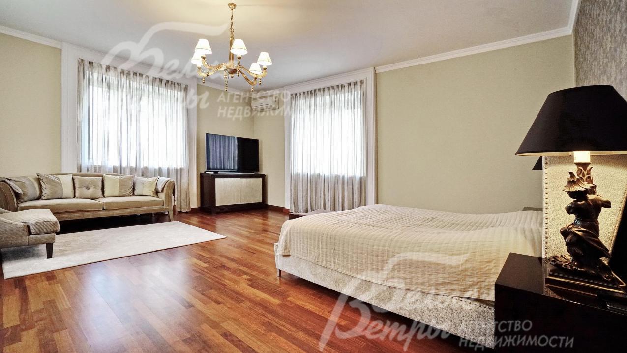 Спальня 29 кв.м с ванной на 2-ом этаже