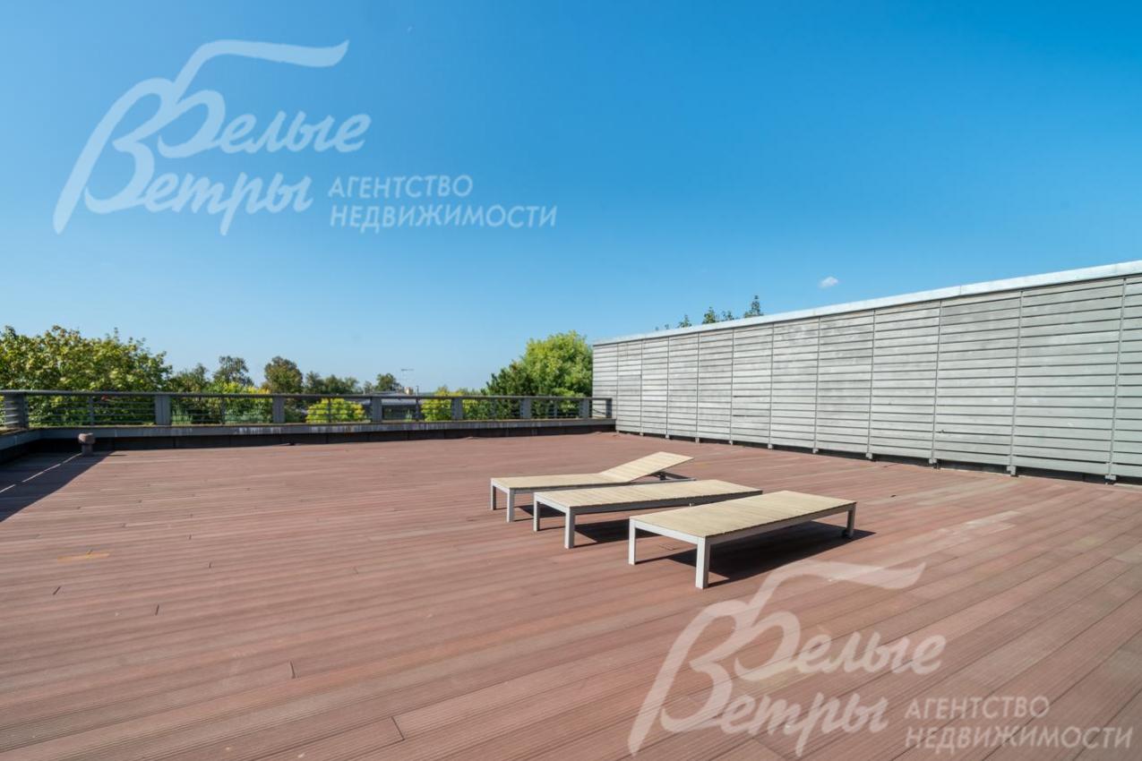 Открытая терраса для отдыха и загара. 