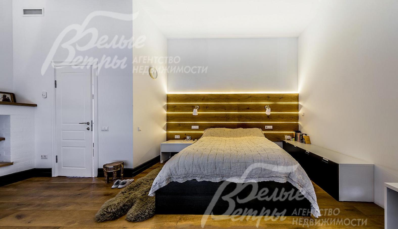 В каждой спальне есть двуспальная кровать