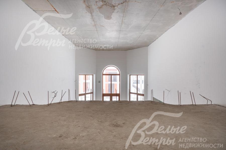 В доме полностью разведены все основные инженерные системы, включая газоснабжение, водоснабжение, канализацию и электроснабжение