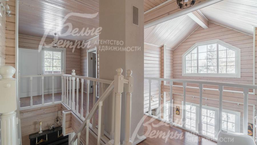 Холл второго этажа