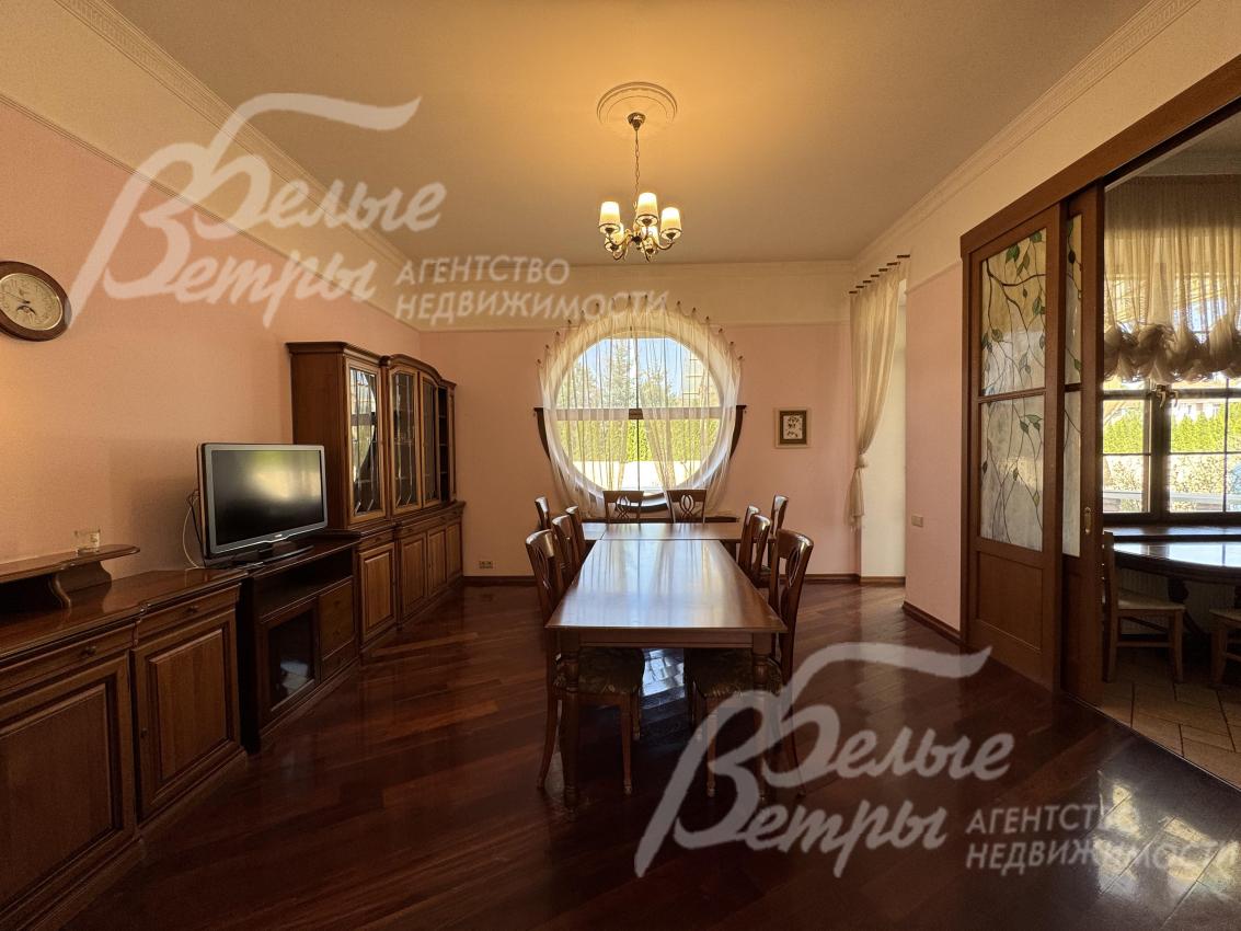 В доме выполнен авторский проект дизайна интерьера